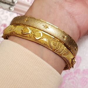 Bundle of bracelets in Gold-Tone